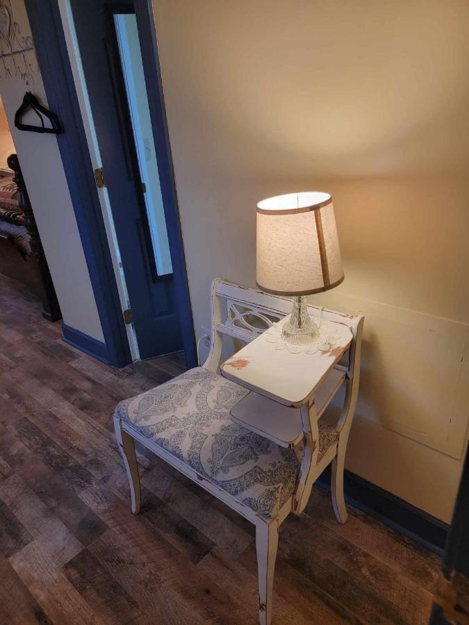 Moonlight Manor Bed & Breakfast Floyd Exteriör bild